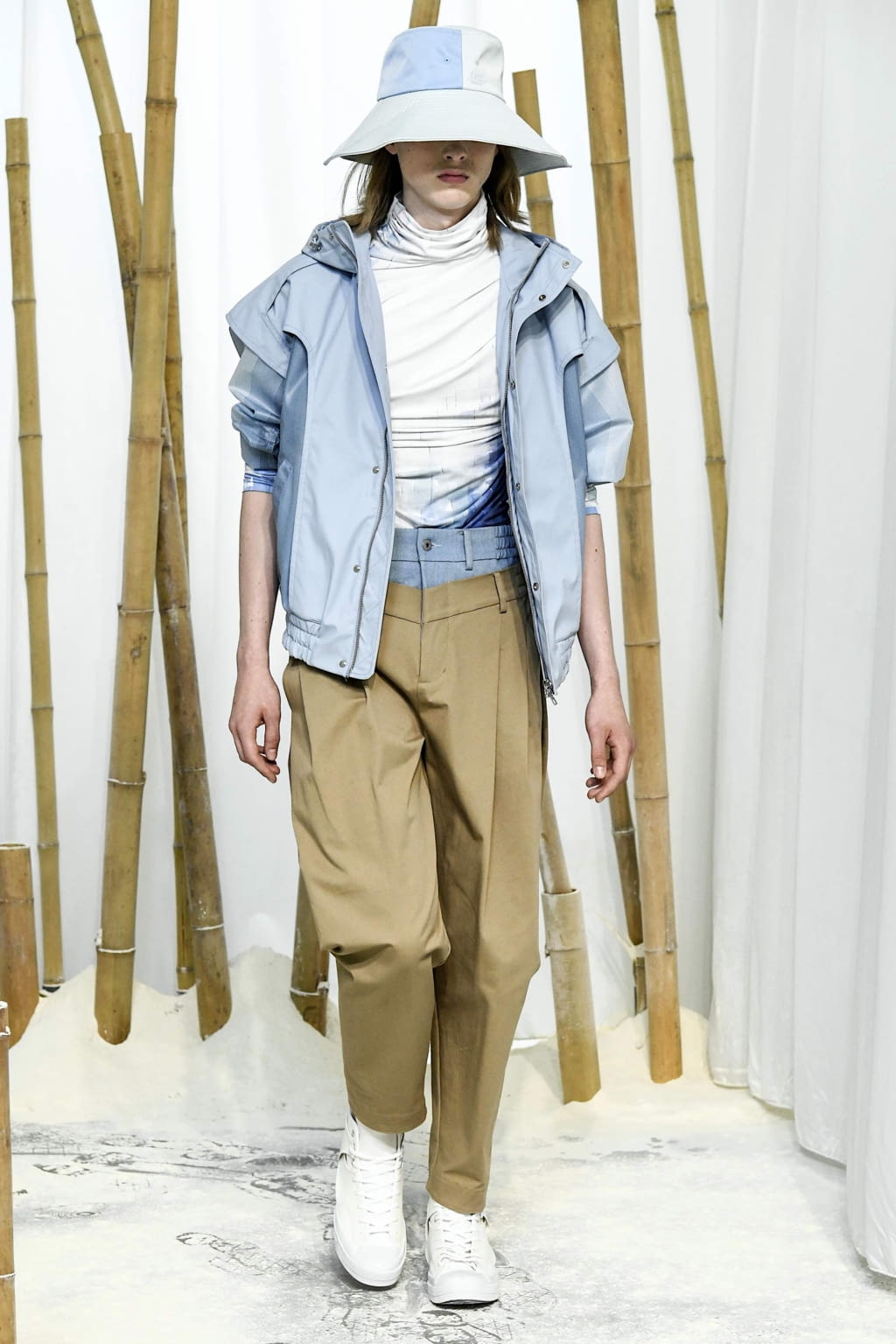 Fashion Week London Spring/Summer 2020 look 13 de la collection Feng Chen Wang menswear