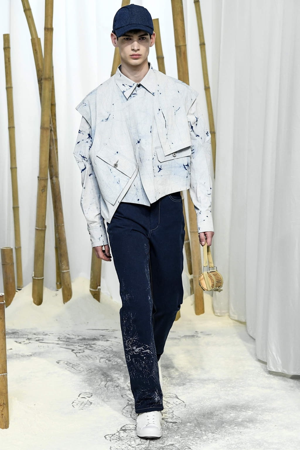 Fashion Week London Spring/Summer 2020 look 17 from the Feng Chen Wang collection menswear