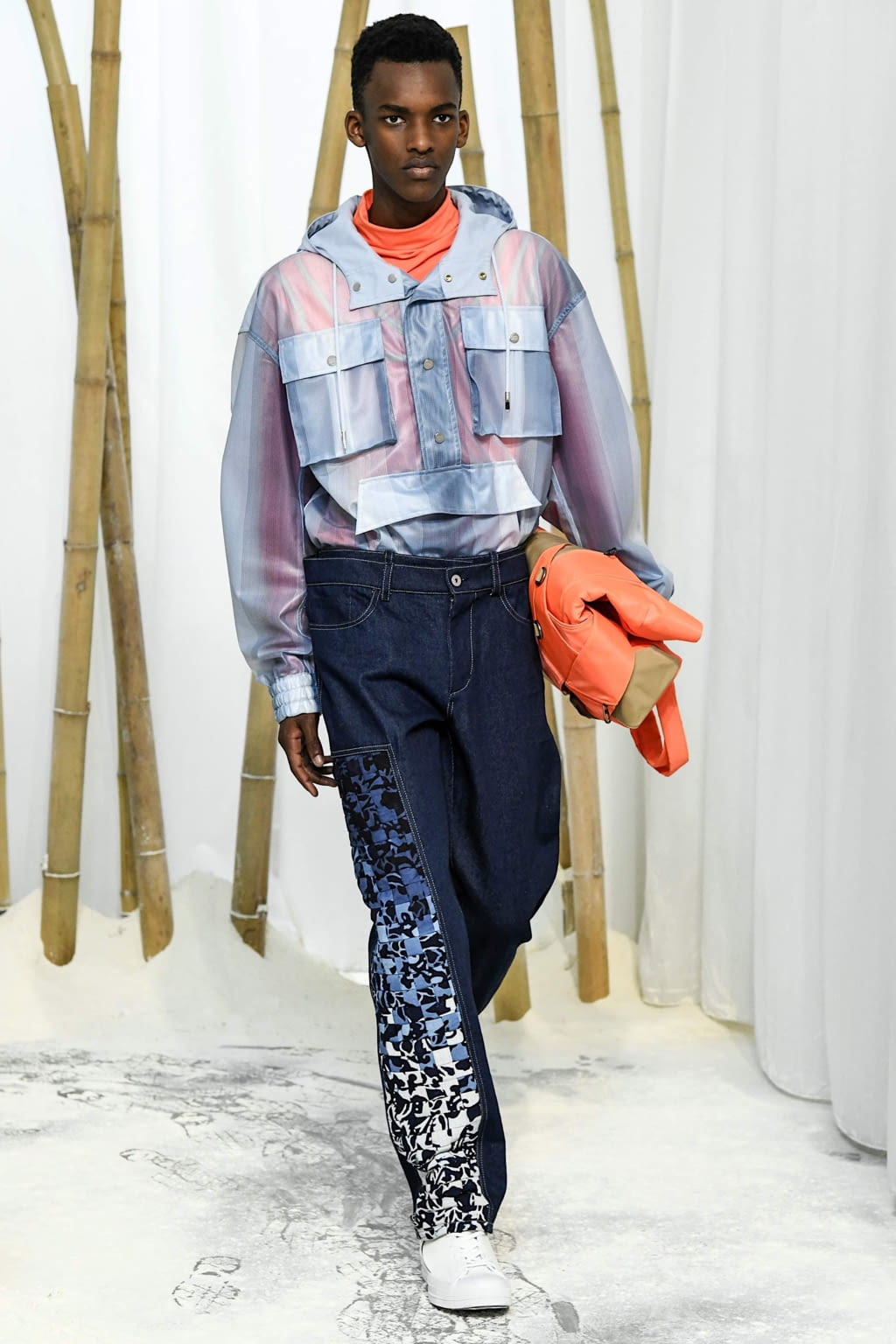 Fashion Week London Spring/Summer 2020 look 22 from the Feng Chen Wang collection 男装