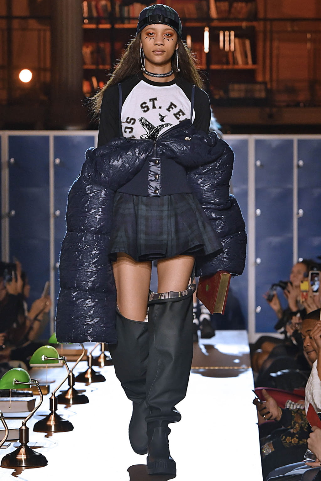 Fashion Week Paris Fall/Winter 2017 look 4 de la collection Fenty x Puma by Rihanna womenswear
