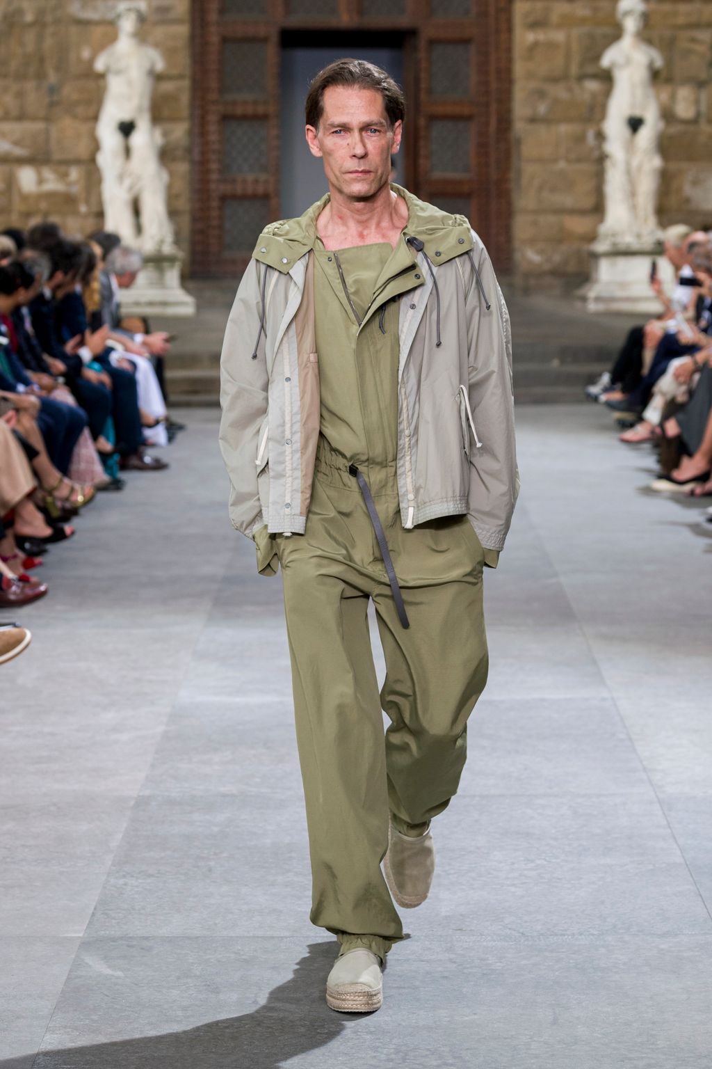 Fashion Week Florence Spring/Summer 2020 look 16 de la collection Ferragamo menswear