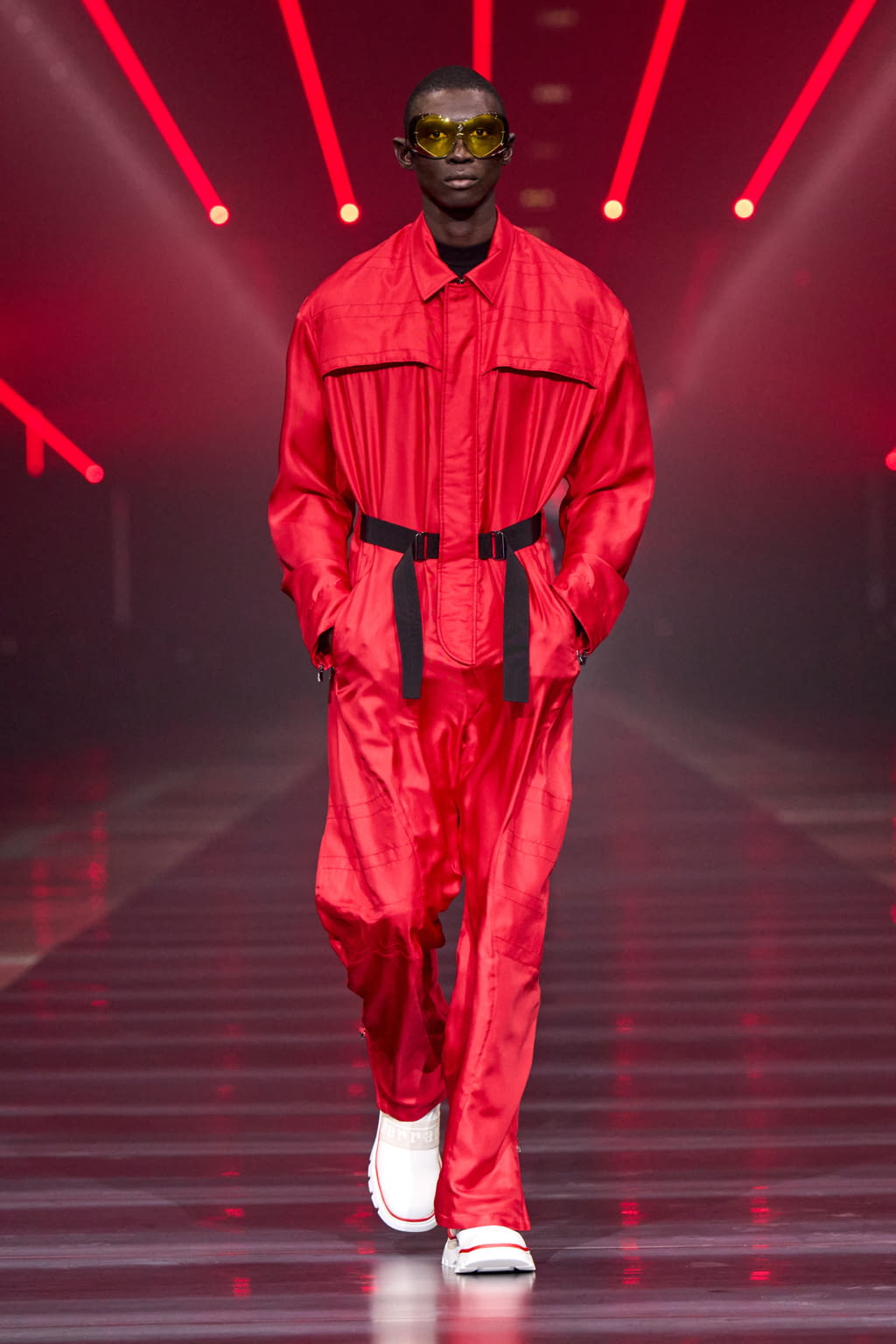 Fashion Week Milan Fall/Winter 2022 look 12 from the Ferrari collection 女装