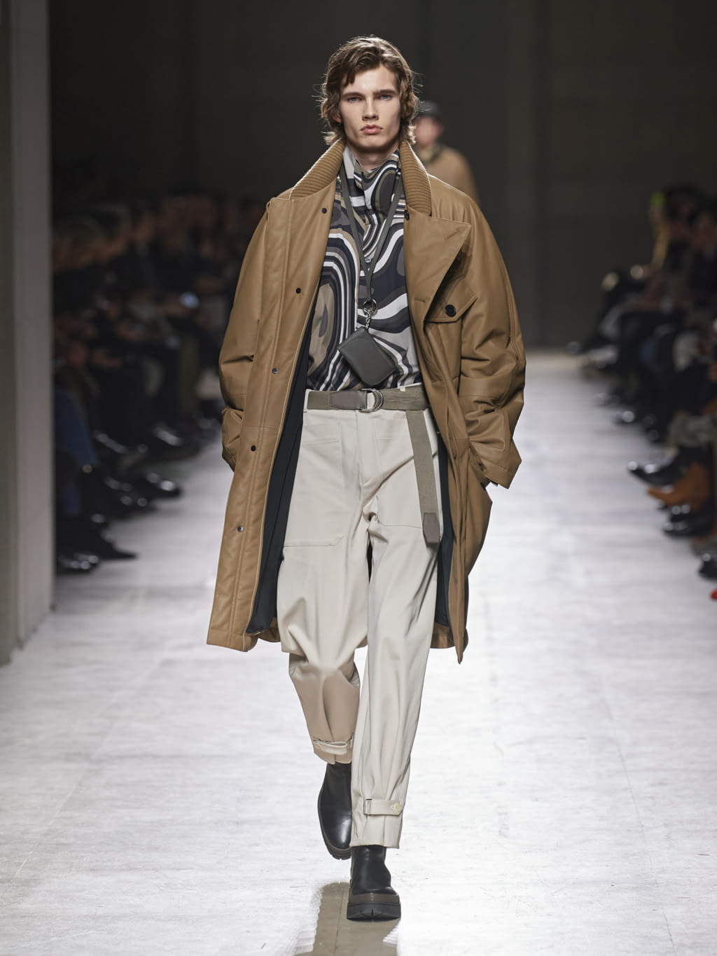 Fashion Week Paris Fall/Winter 2020 look 1 from the Hermès collection menswear