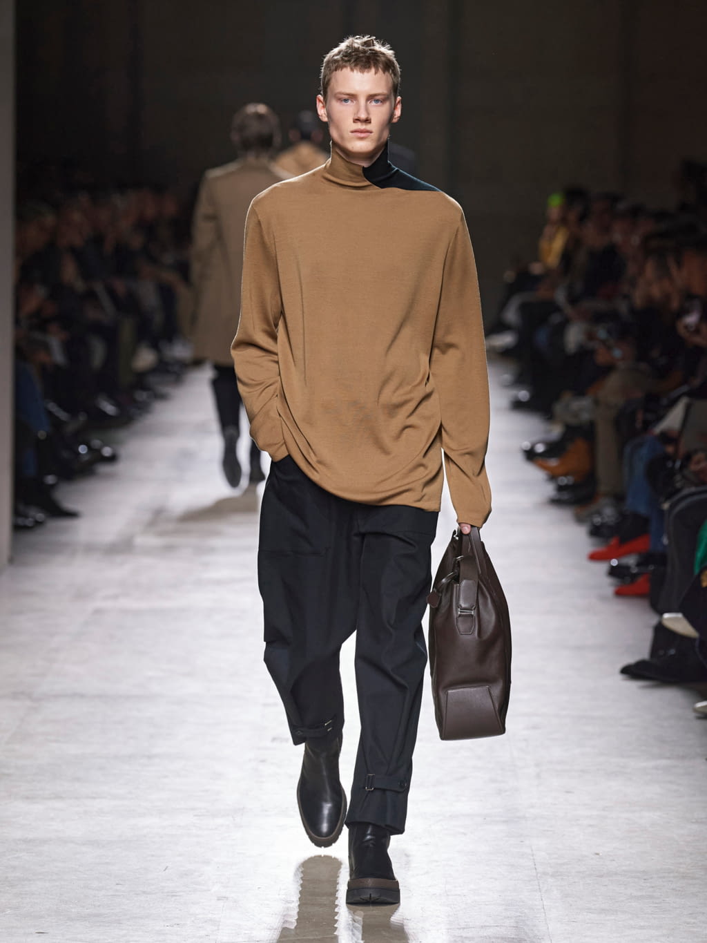 Fashion Week Paris Fall/Winter 2020 look 4 from the Hermès collection menswear