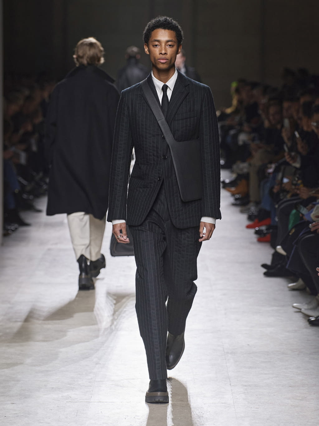 Fashion Week Paris Fall/Winter 2020 look 8 from the Hermès collection menswear