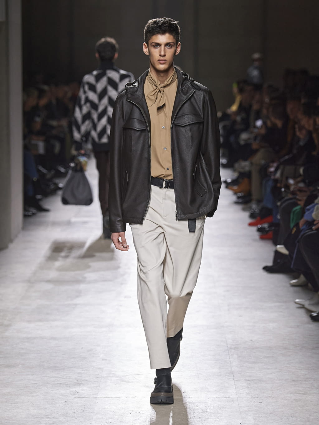 Fashion Week Paris Fall/Winter 2020 look 11 from the Hermès collection 男装