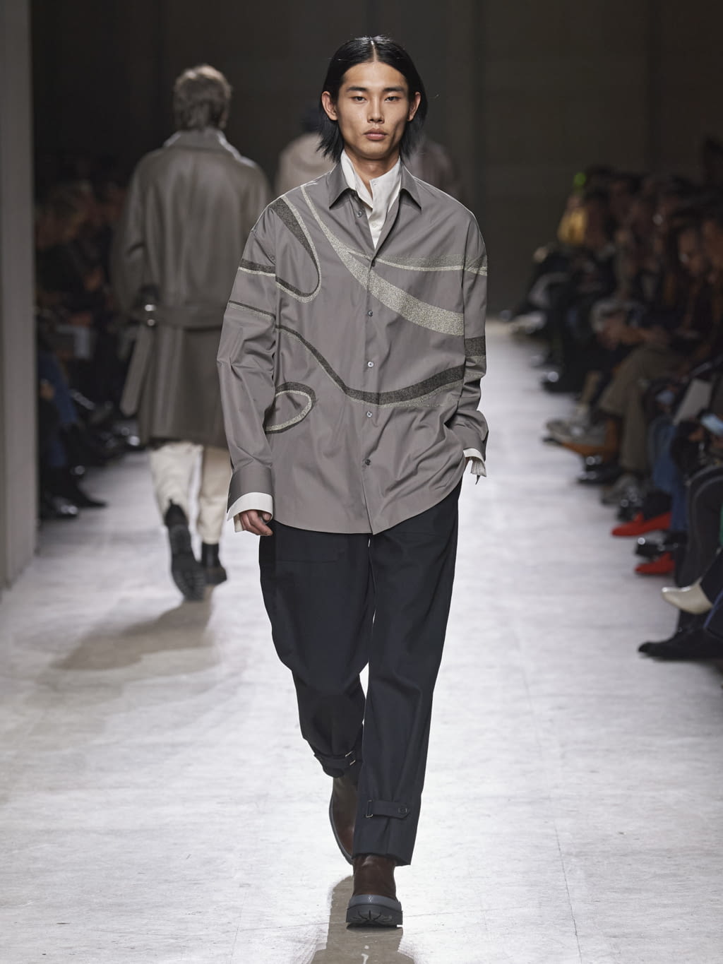 Fashion Week Paris Fall/Winter 2020 look 17 from the Hermès collection menswear