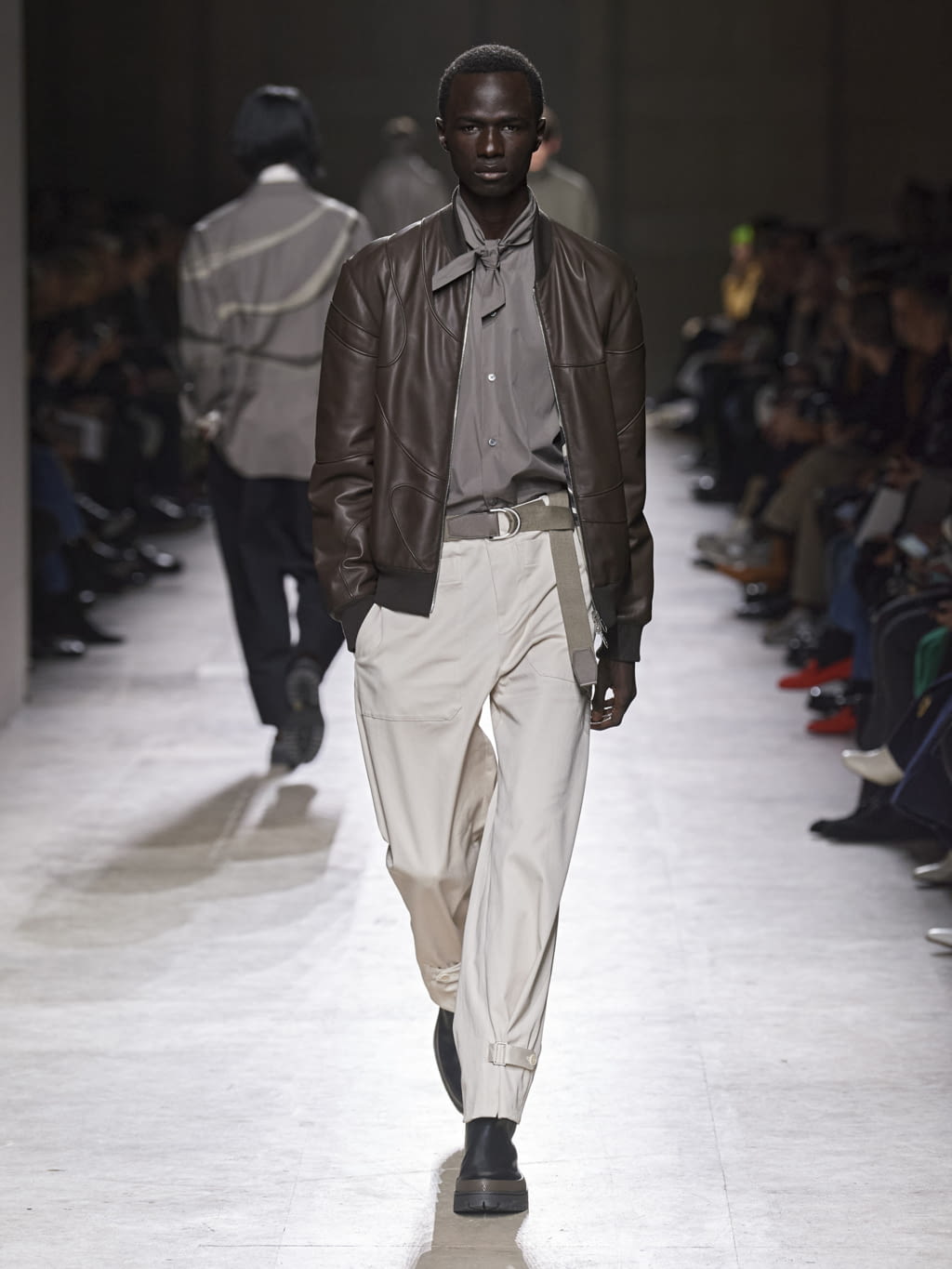 Fashion Week Paris Fall/Winter 2020 look 18 from the Hermès collection 男装