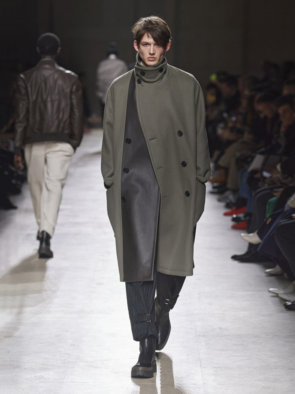 Fashion Week Paris Fall/Winter 2020 look 19 from the Hermès collection 男装
