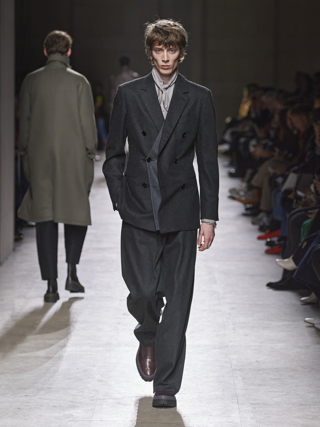 Fashion Week Paris Fall/Winter 2020 look 20 from the Hermès collection menswear