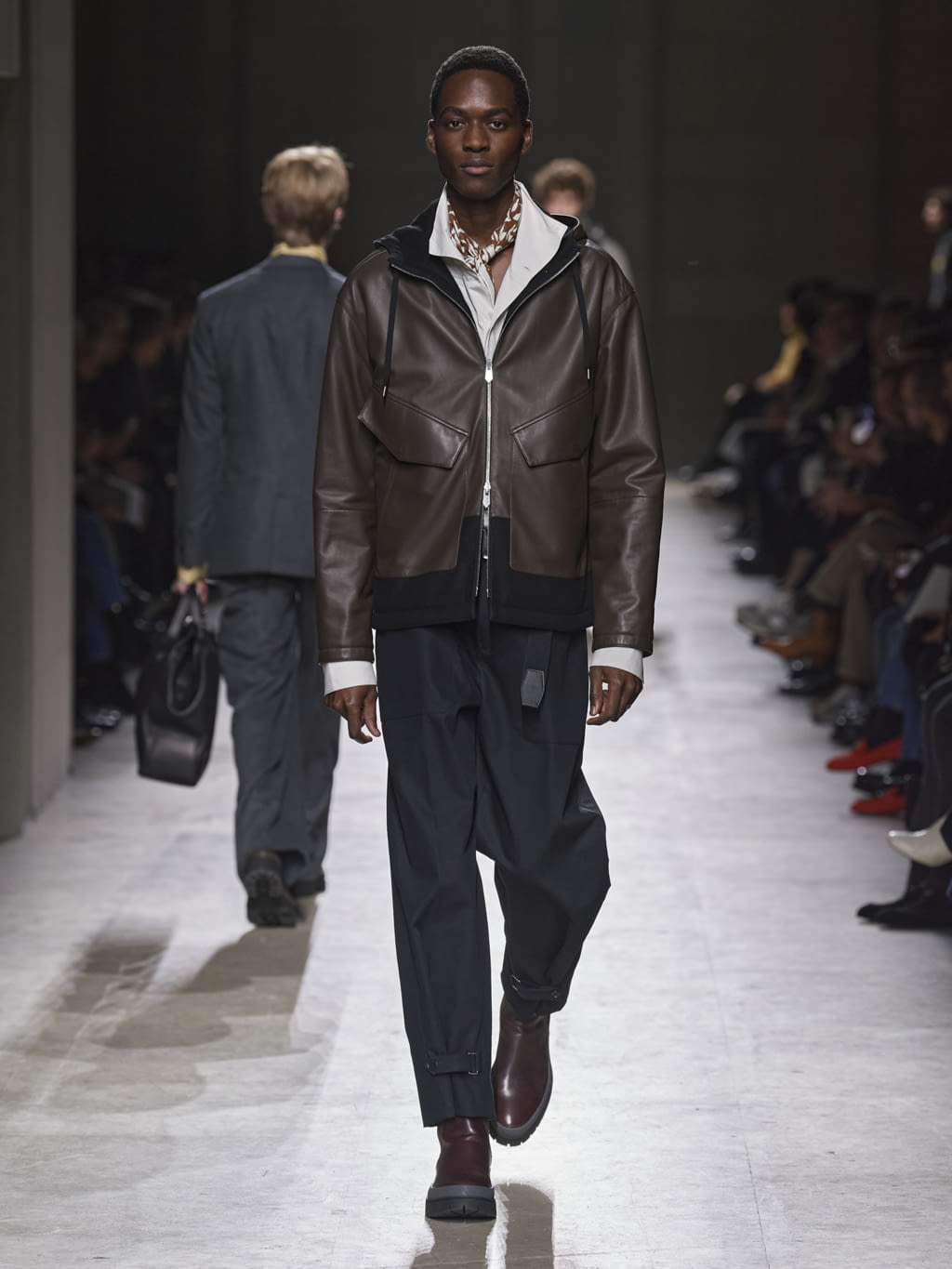 Fashion Week Paris Fall/Winter 2020 look 22 from the Hermès collection 男装
