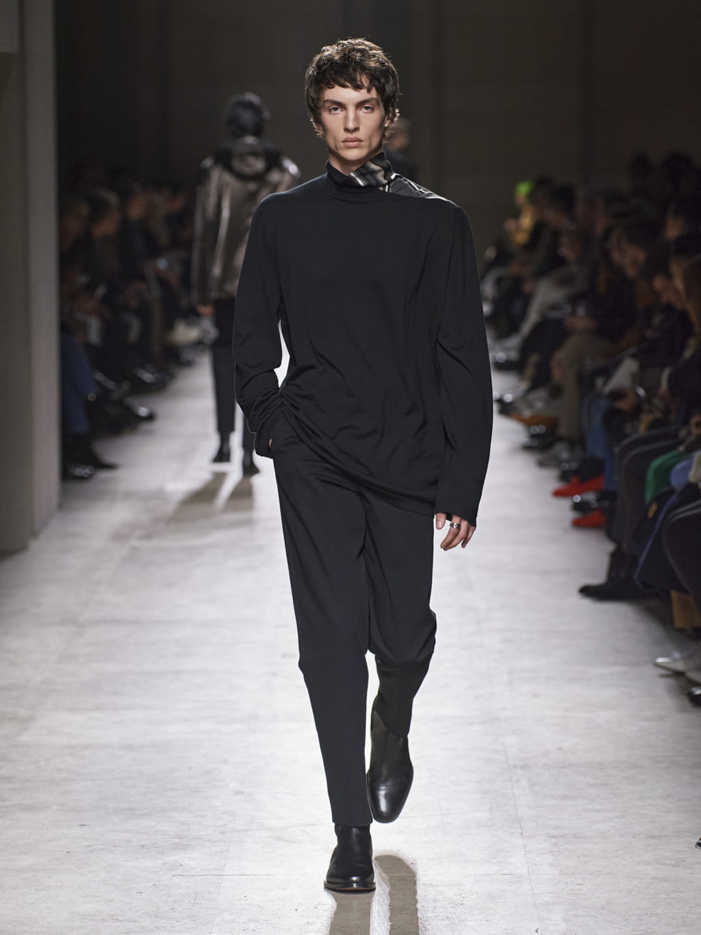 Fashion Week Paris Fall/Winter 2020 look 40 from the Hermès collection menswear