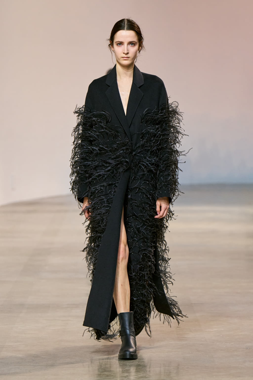 Fashion Week Paris Fall/Winter 2022 look 3 de la collection Elie Saab womenswear