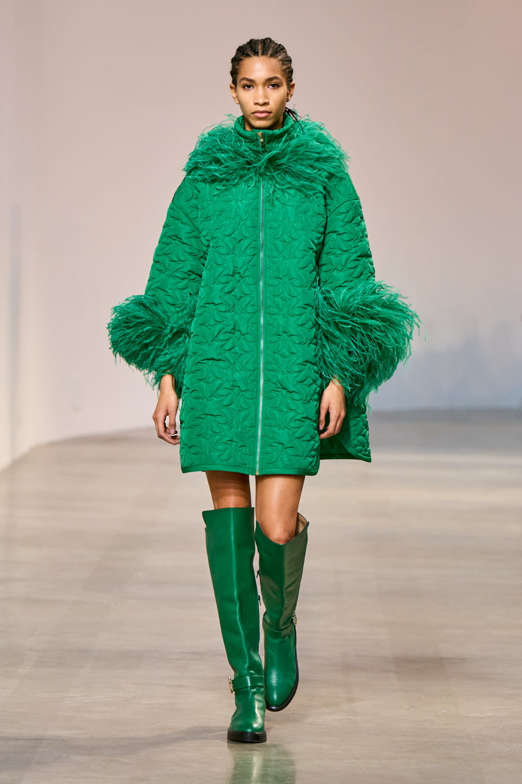 Fashion Week Paris Fall/Winter 2022 look 14 de la collection Elie Saab womenswear