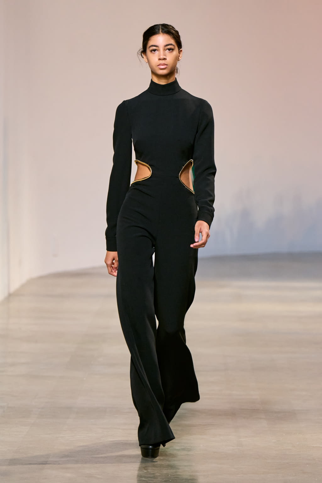 Fashion Week Paris Fall/Winter 2022 look 41 from the Elie Saab collection 女装