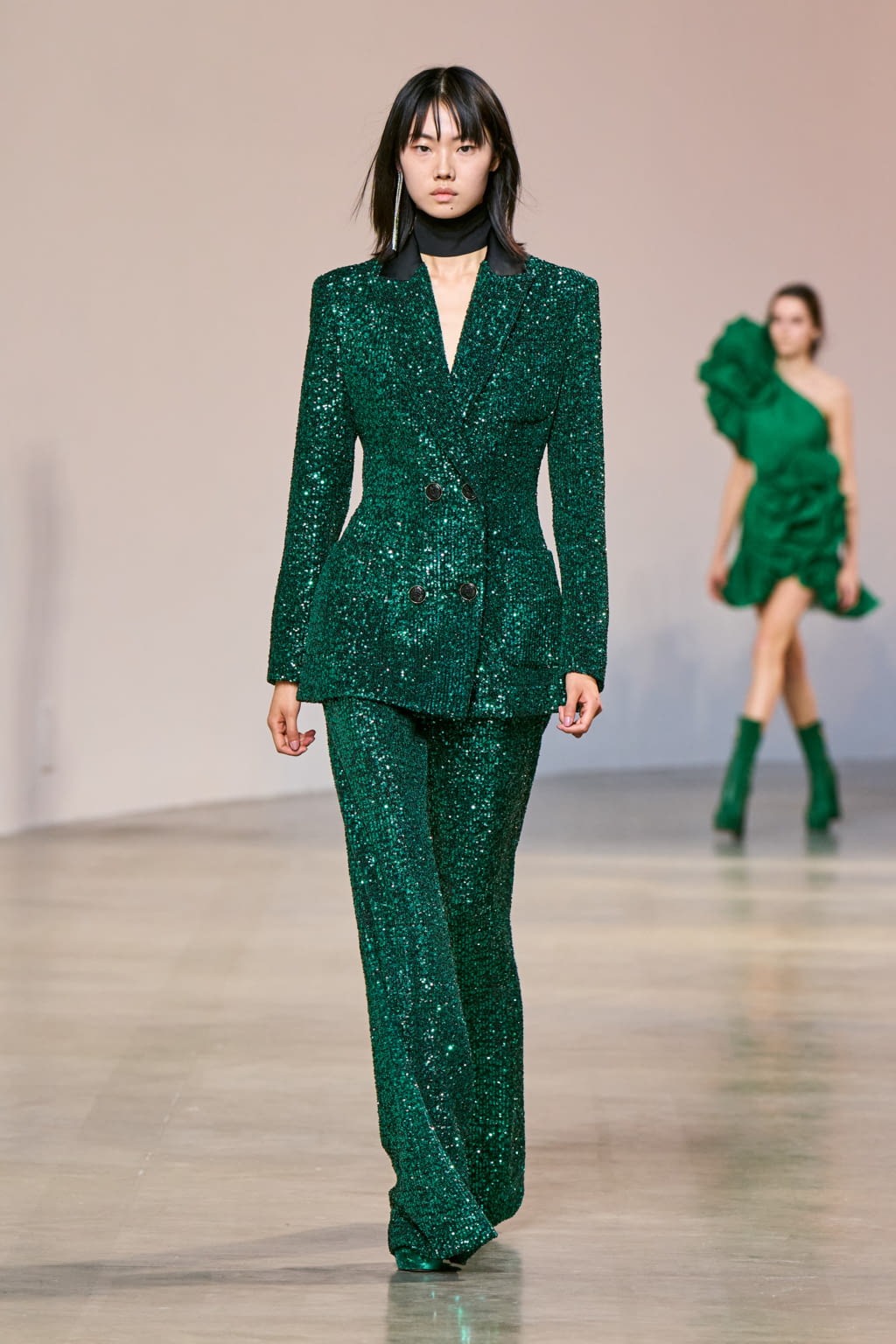 Fashion Week Paris Fall/Winter 2022 look 42 from the Elie Saab collection womenswear