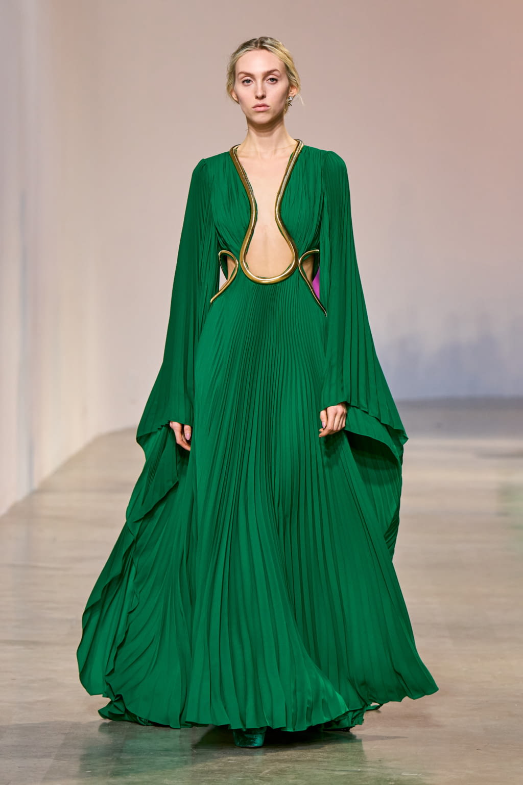 Fashion Week Paris Fall/Winter 2022 look 47 from the Elie Saab collection womenswear