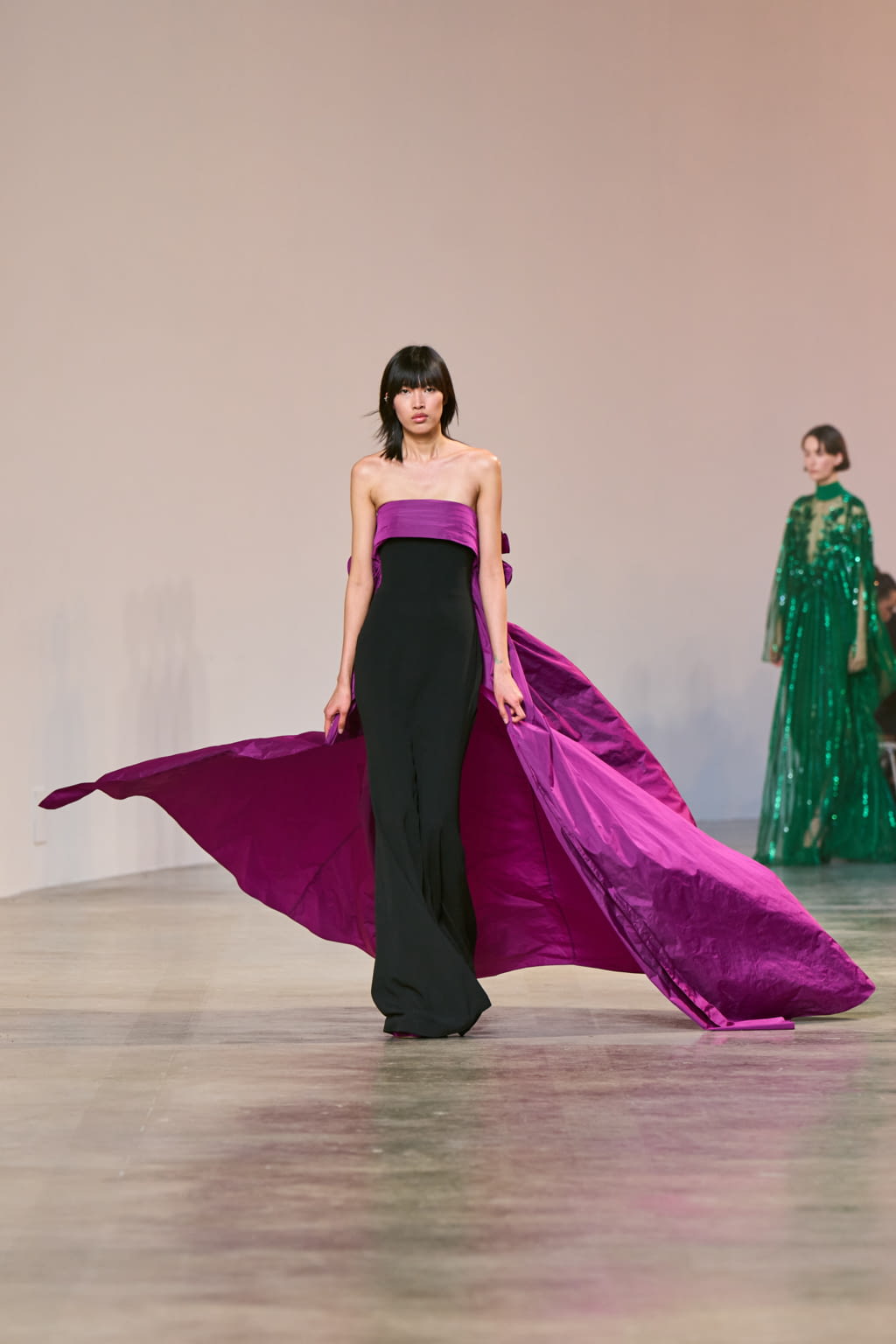 Fashion Week Paris Fall/Winter 2022 look 50 de la collection Elie Saab womenswear