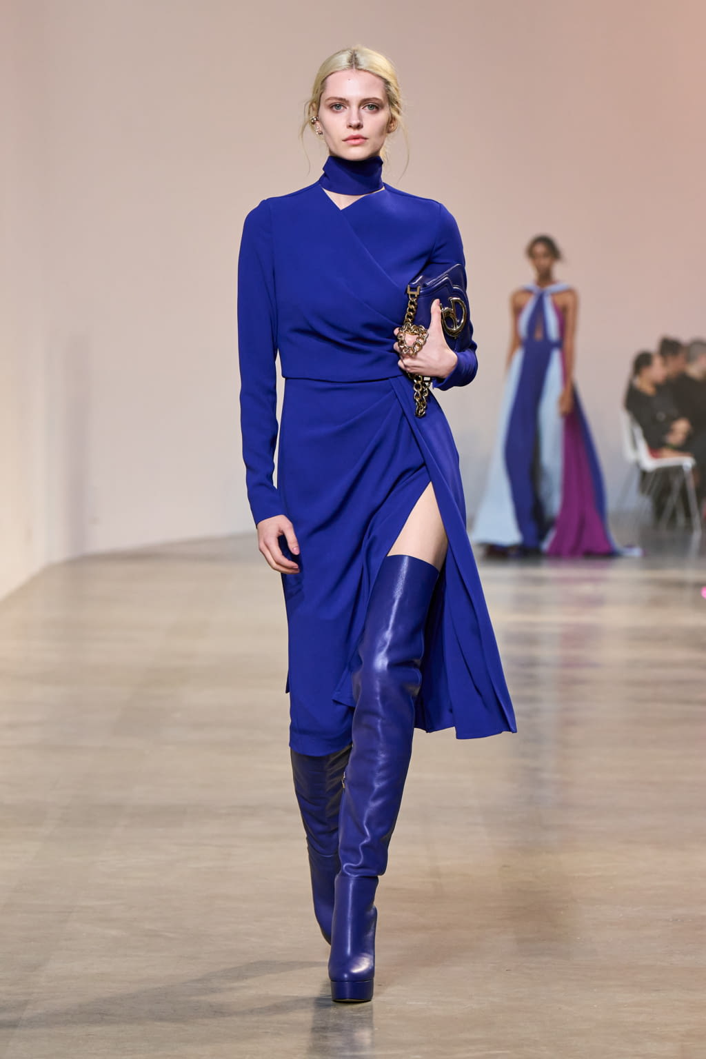 Fashion Week Paris Fall/Winter 2022 look 53 de la collection Elie Saab womenswear