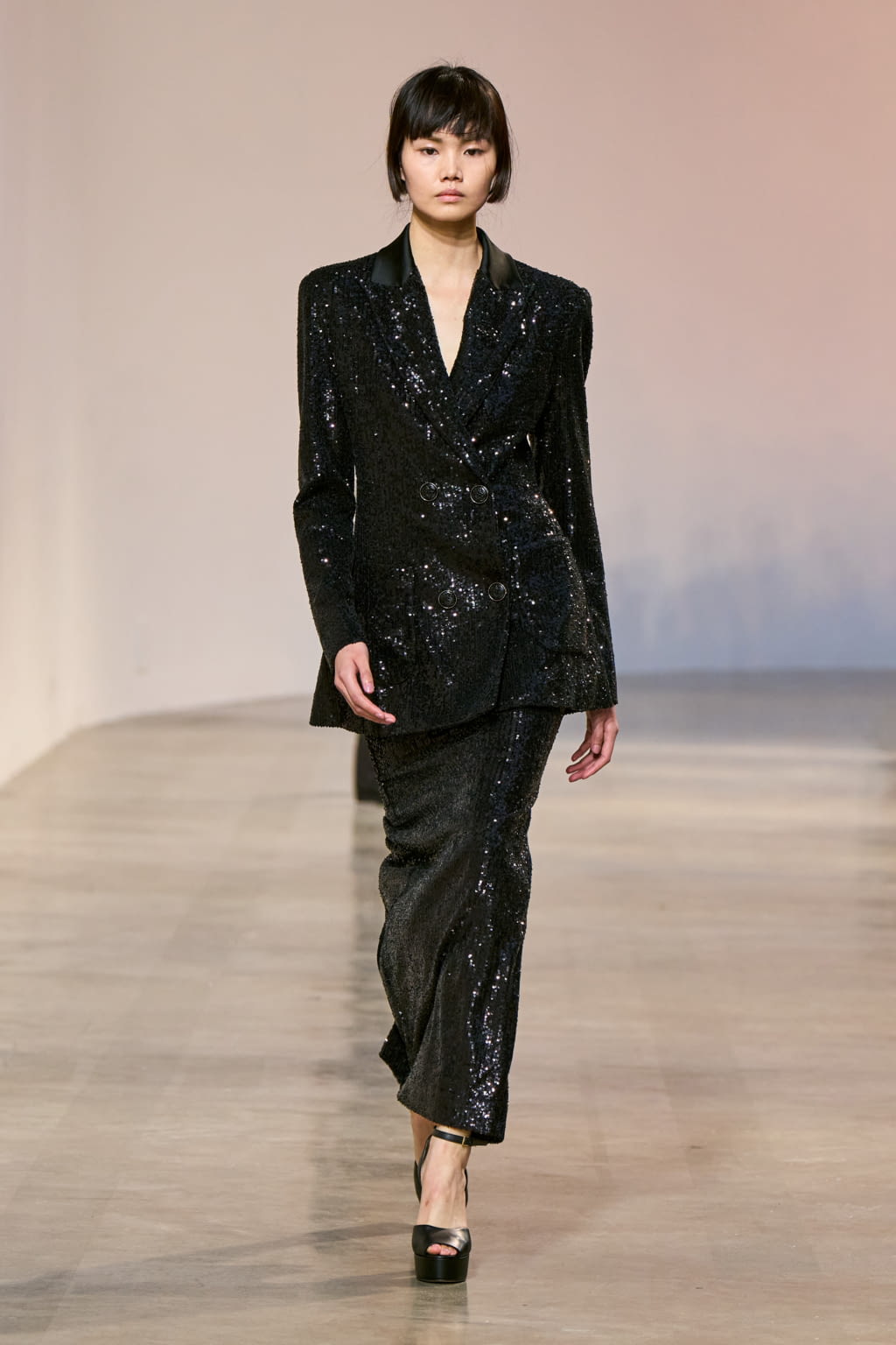 Fashion Week Paris Fall/Winter 2022 look 58 from the Elie Saab collection 女装