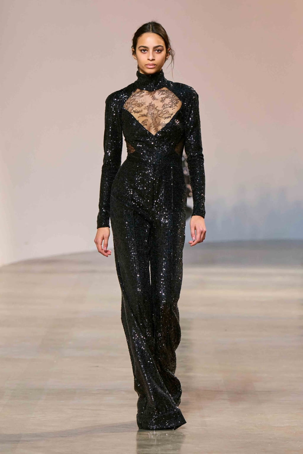 Fashion Week Paris Fall/Winter 2022 look 59 de la collection Elie Saab womenswear