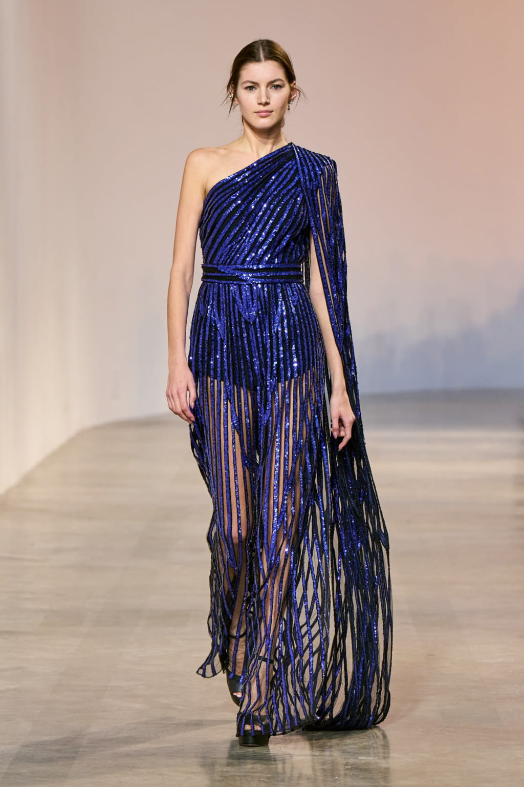 Fashion Week Paris Fall/Winter 2022 look 66 de la collection Elie Saab womenswear