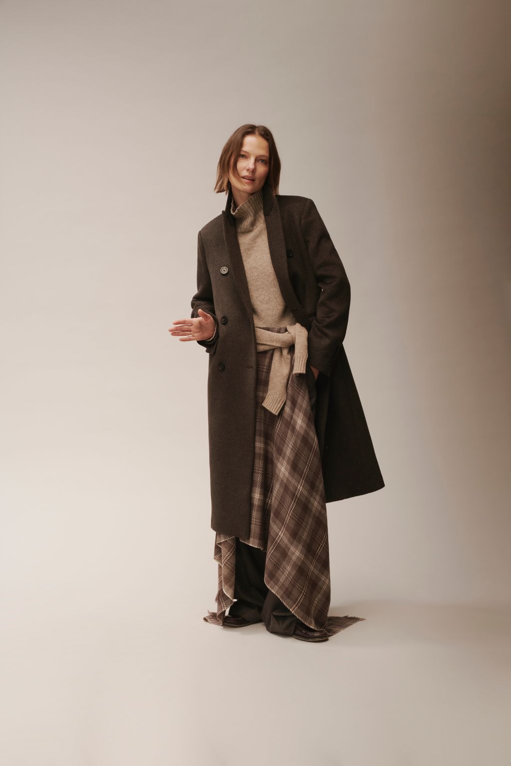 Fashion Week Paris Fall/Winter 2025 look 4 de la collection Eric Bompard womenswear