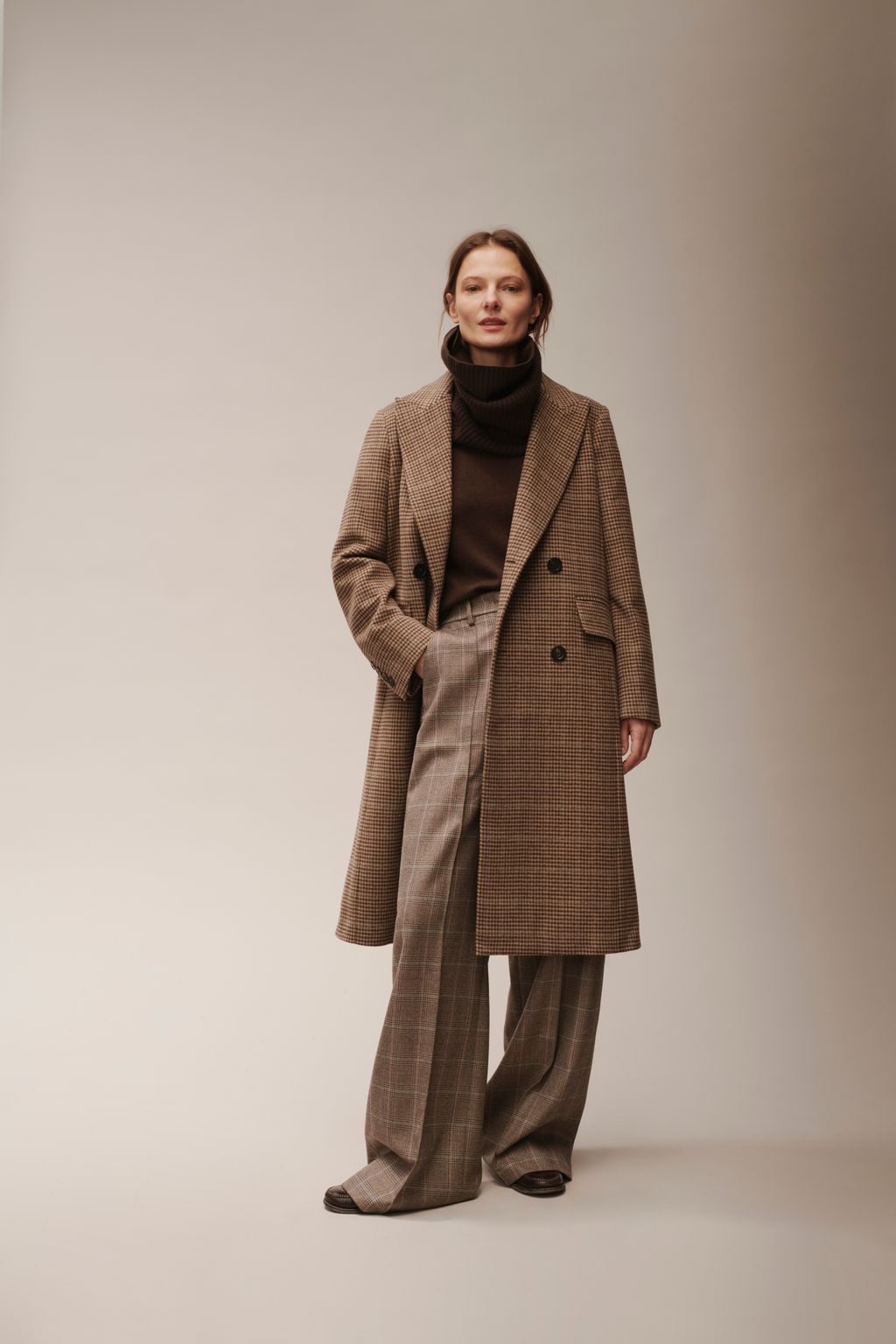 Fashion Week Paris Fall/Winter 2025 look 9 de la collection Eric Bompard womenswear
