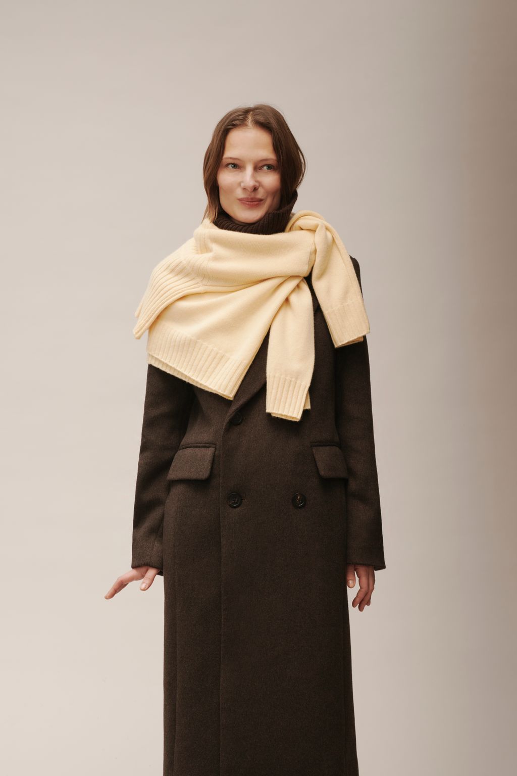 Fashion Week Paris Fall/Winter 2025 look 12 de la collection Eric Bompard womenswear