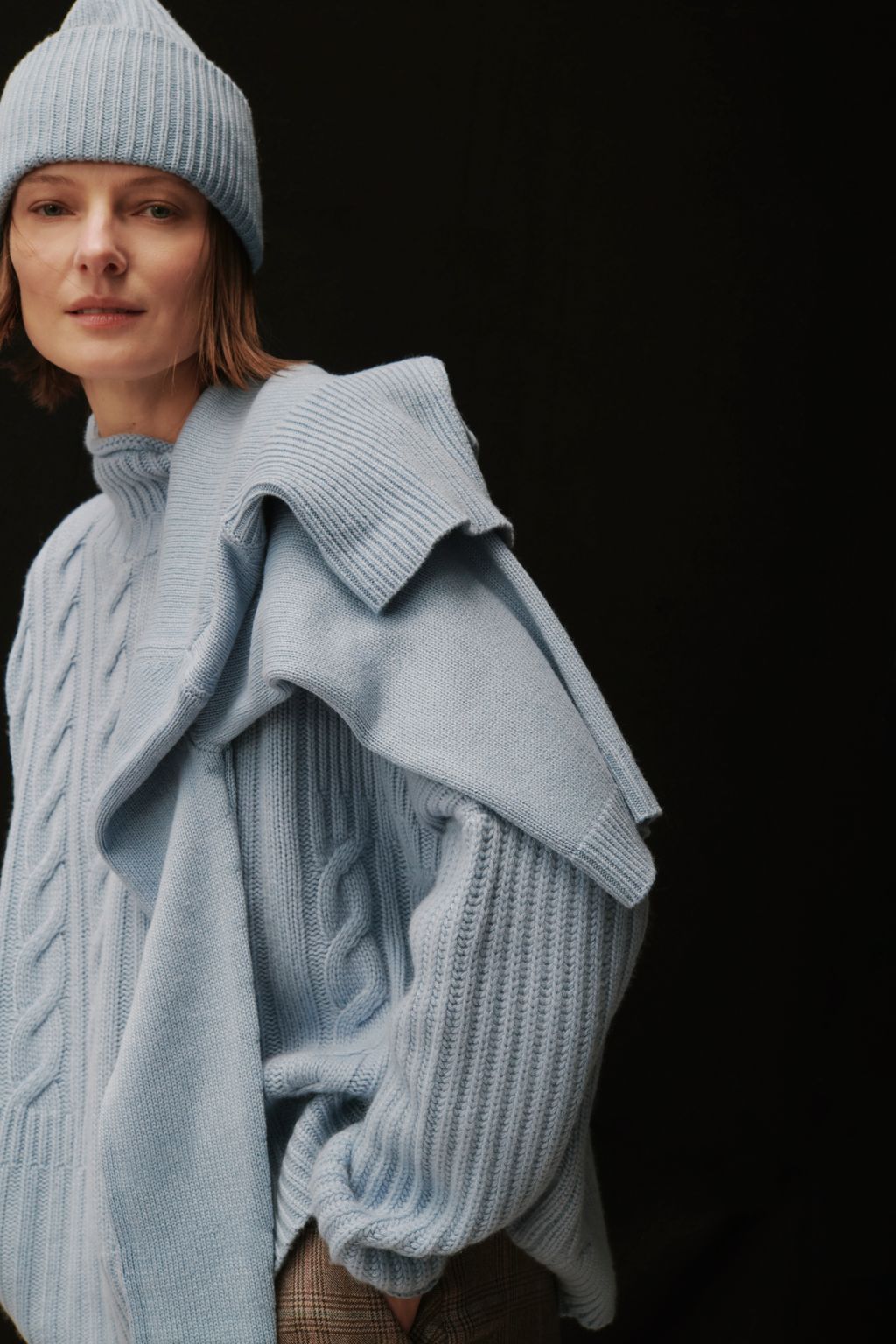 Fashion Week Paris Fall/Winter 2025 look 14 de la collection Eric Bompard womenswear