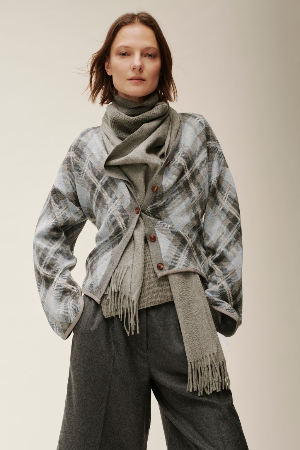 Fashion Week Paris Fall/Winter 2025 look 32 de la collection Eric Bompard womenswear