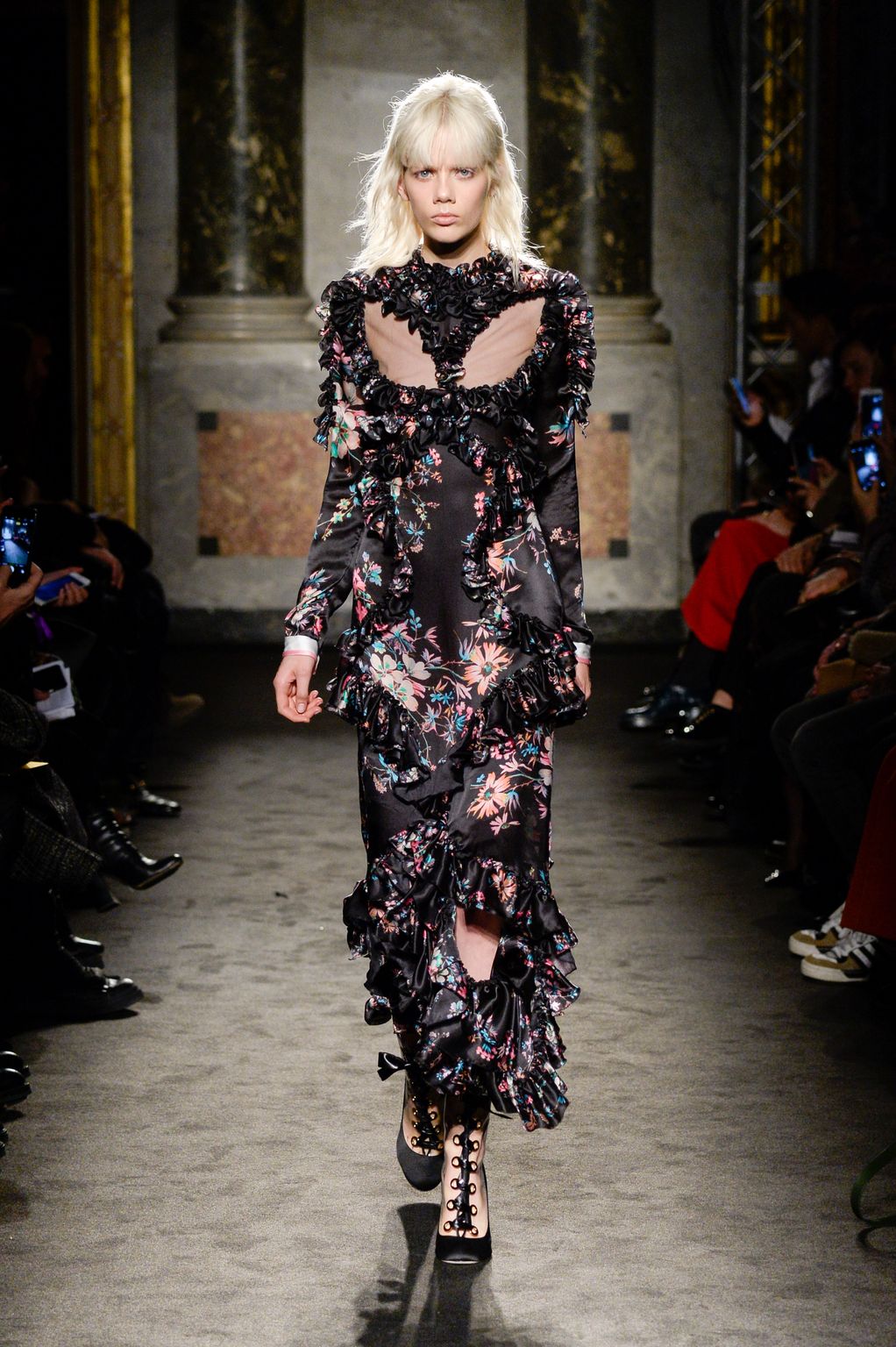 Fashion Week Milan Fall/Winter 2016 look 4 de la collection Francesco Scognamiglio womenswear