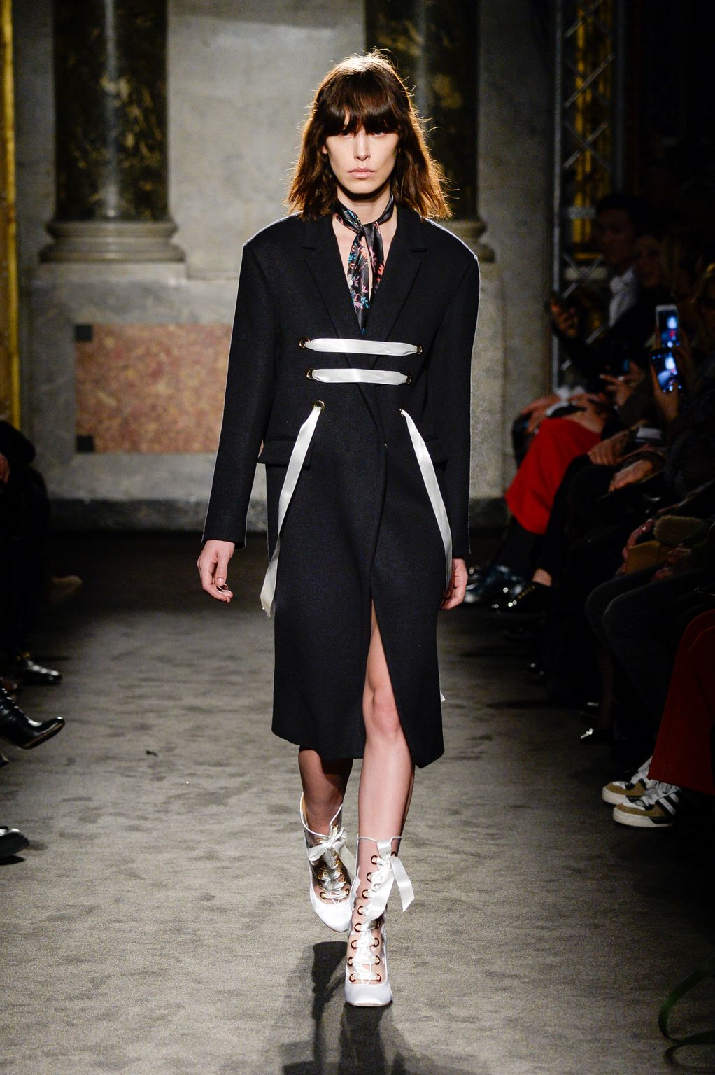 Fashion Week Milan Fall/Winter 2016 look 5 de la collection Francesco Scognamiglio womenswear