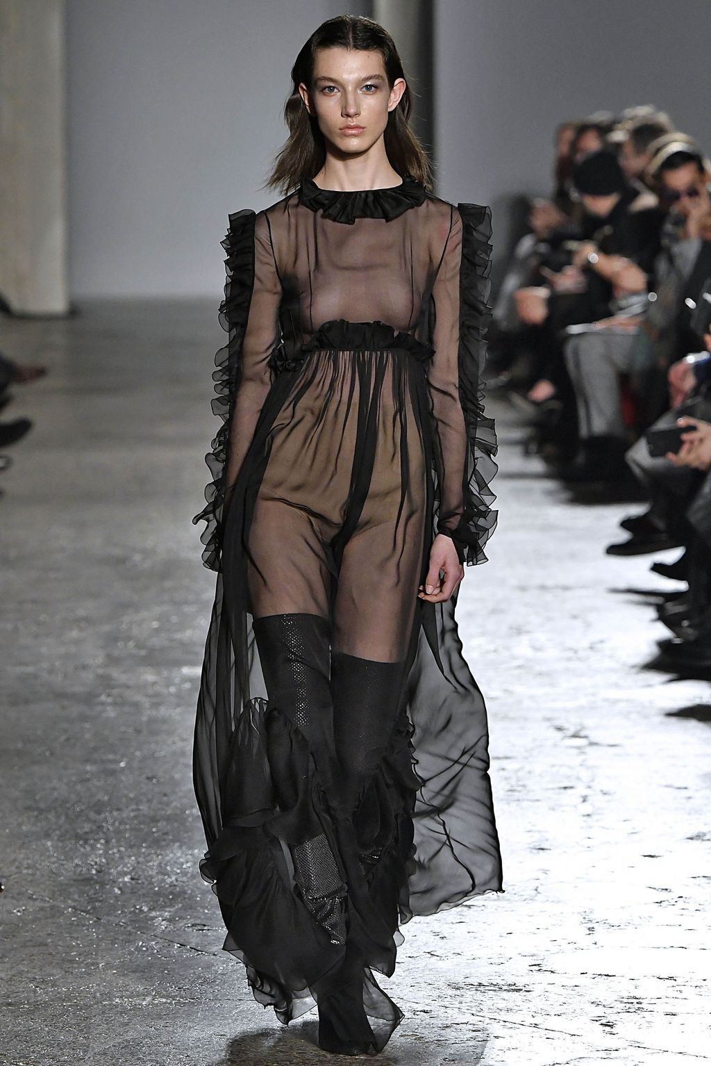 Fashion Week Milan Fall/Winter 2017 look 30 de la collection Francesco Scognamiglio womenswear