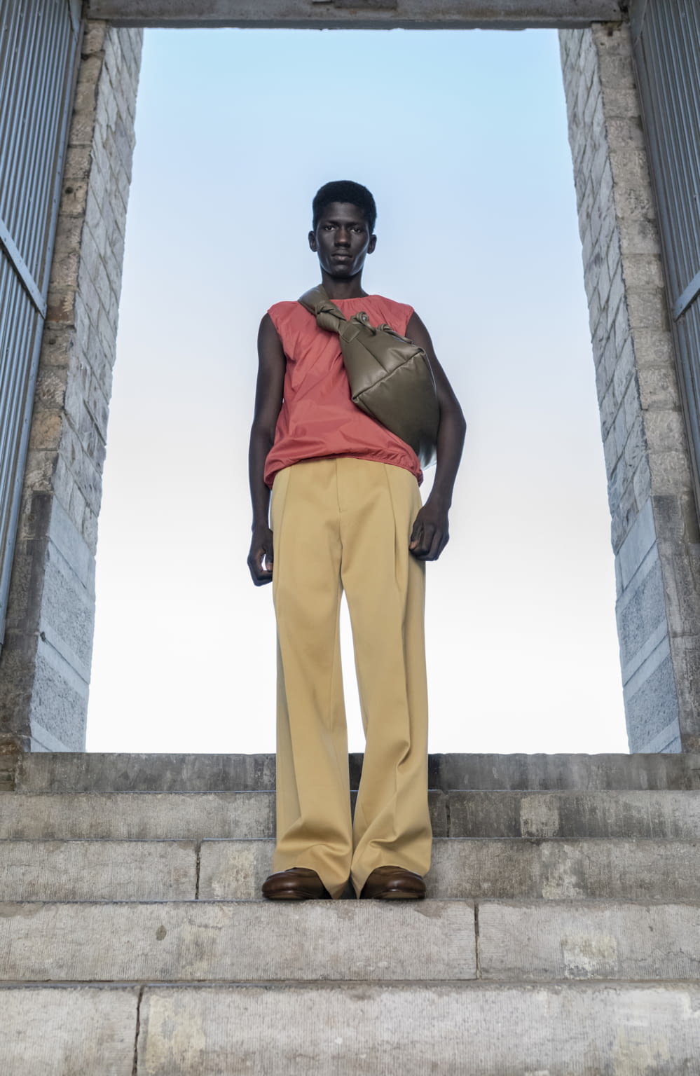 Fashion Week Paris Fall/Winter 2021 look 23 from the Dries Van Noten collection 男装