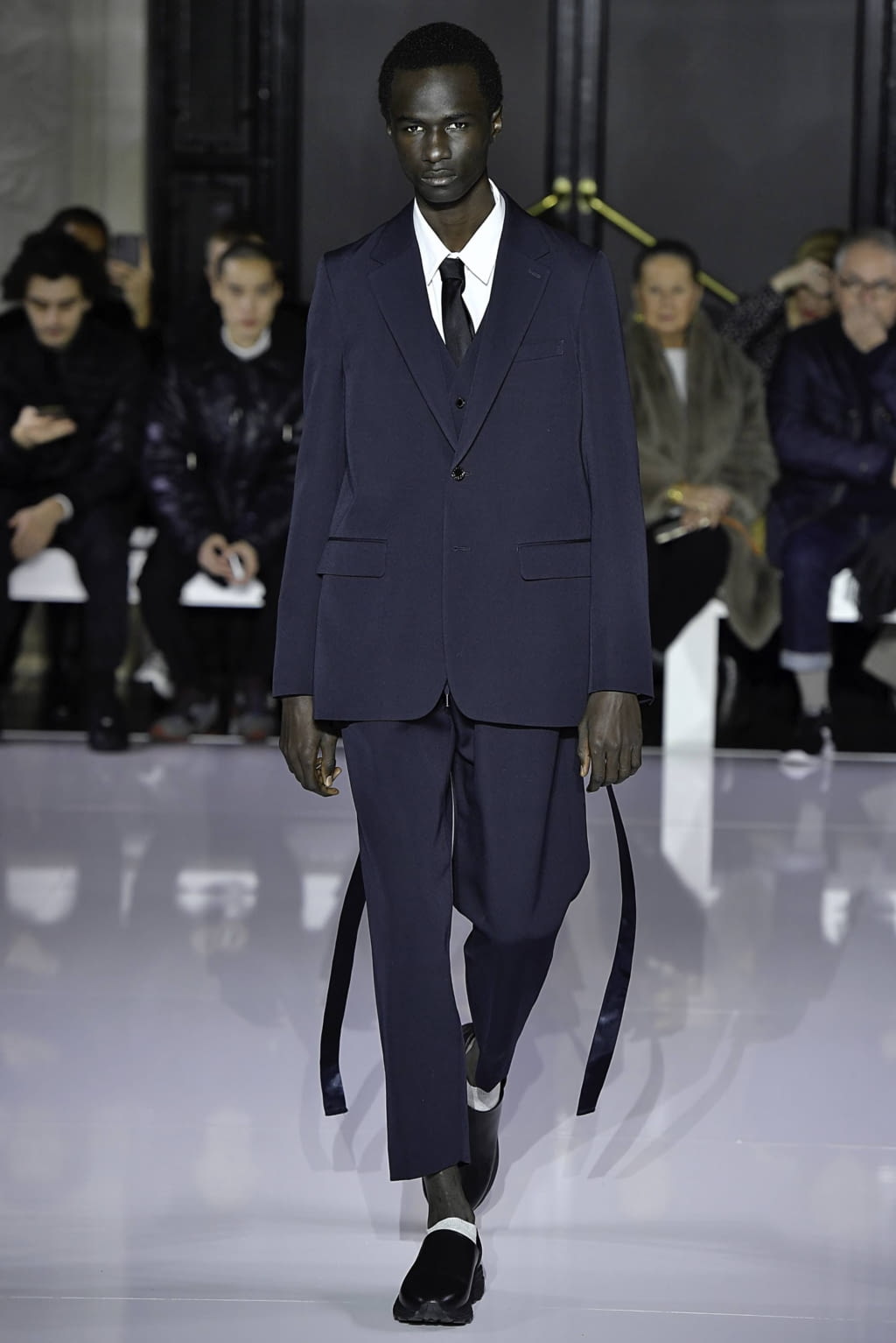 Fashion Week Paris Fall/Winter 2019 look 5 de la collection Fumito Gandryu menswear