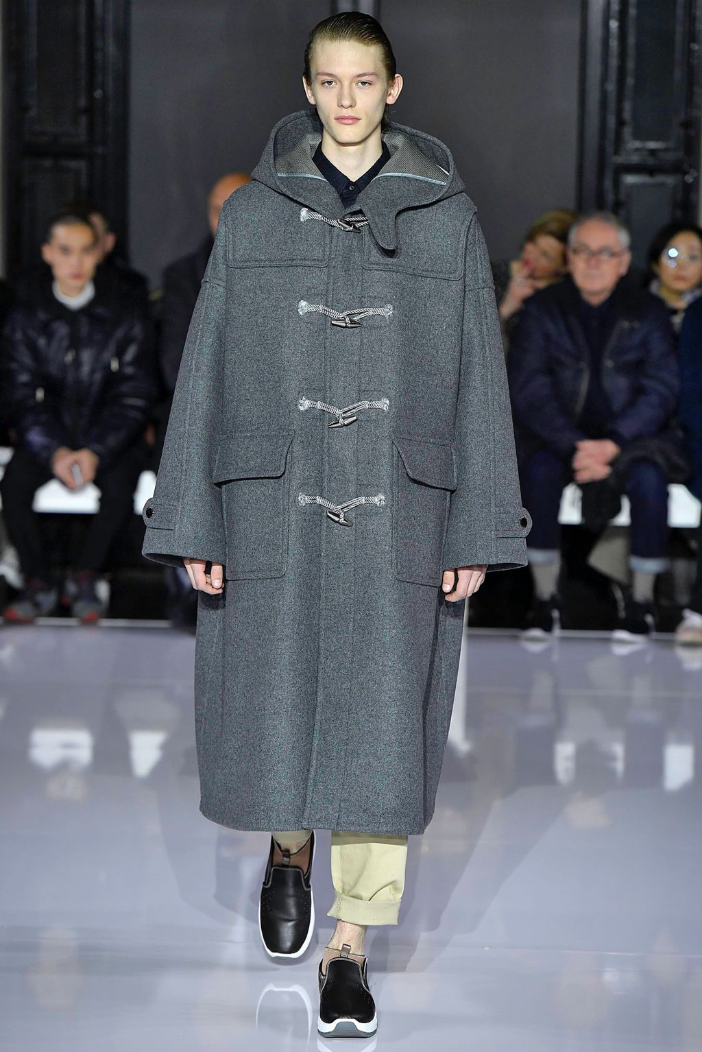Fashion Week Paris Fall/Winter 2019 look 8 de la collection Fumito Gandryu menswear