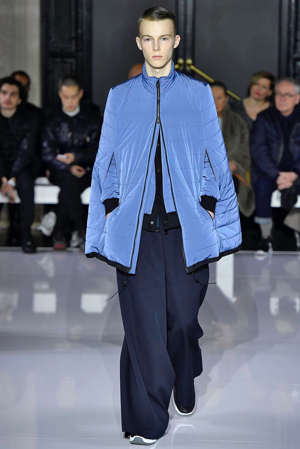 Fashion Week Paris Fall/Winter 2019 look 10 de la collection Fumito Gandryu menswear