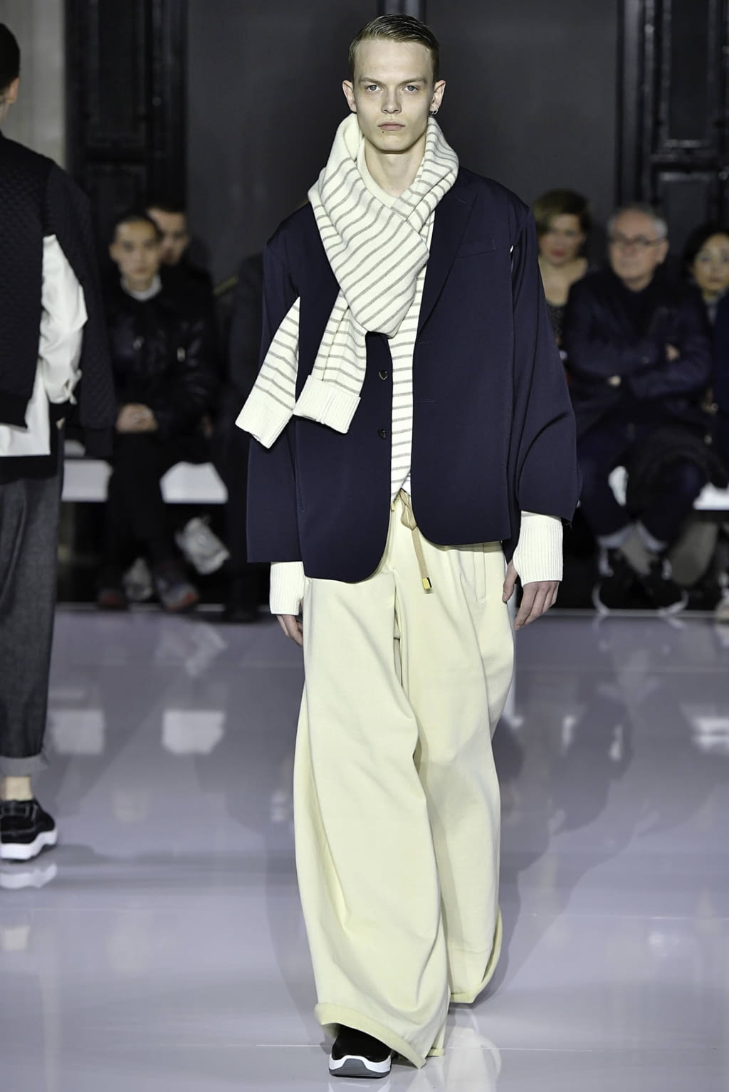 Fashion Week Paris Fall/Winter 2019 look 19 de la collection Fumito Gandryu menswear