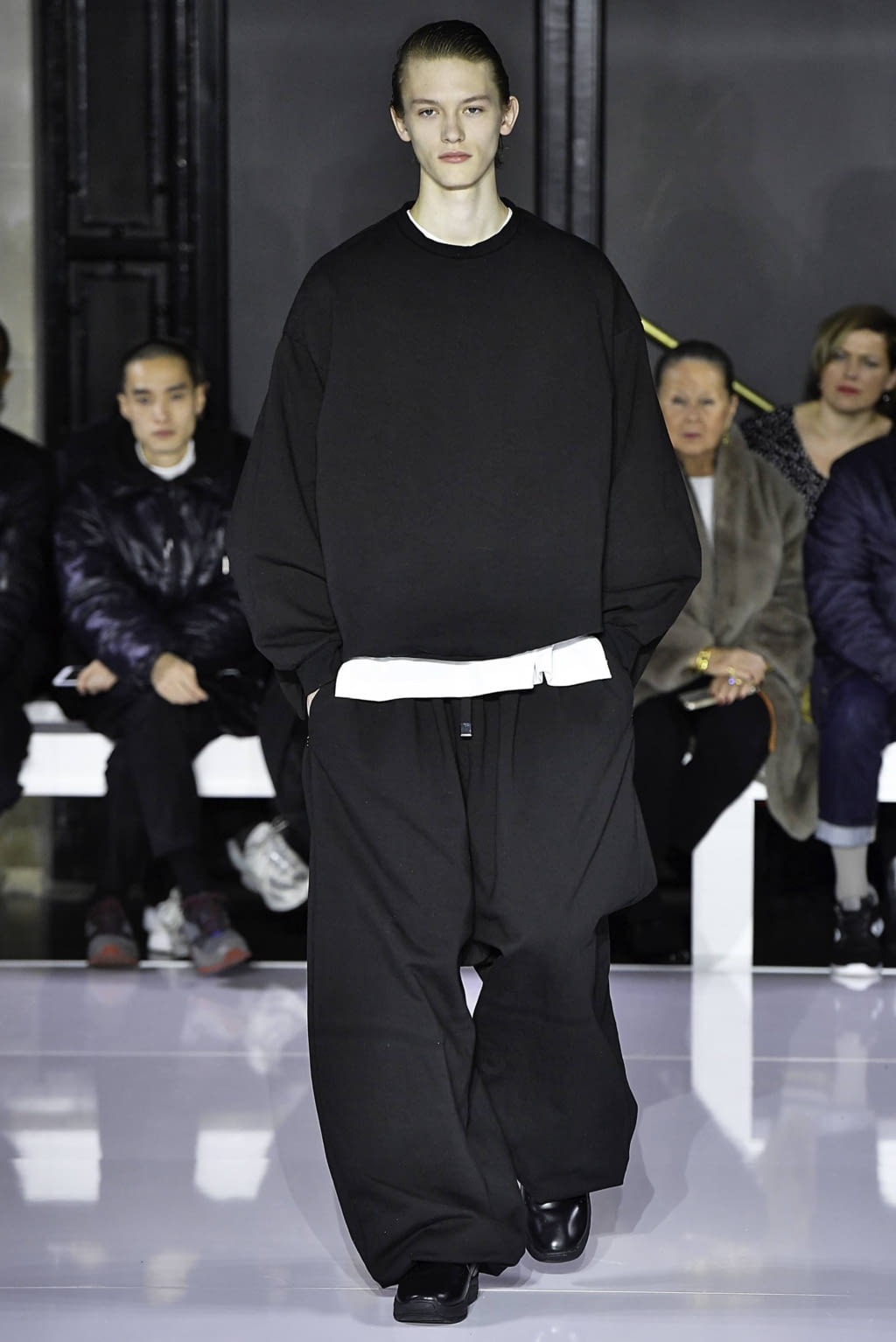 Fashion Week Paris Fall/Winter 2019 look 22 de la collection Fumito Gandryu menswear