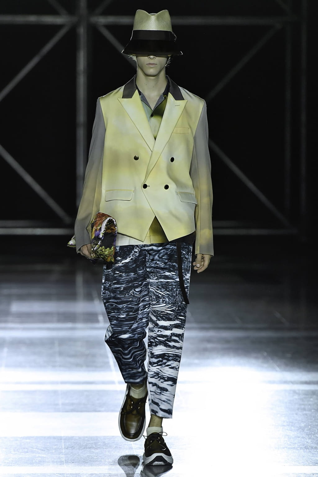 Fashion Week Paris Spring/Summer 2020 look 2 de la collection Fumito Gandryu menswear