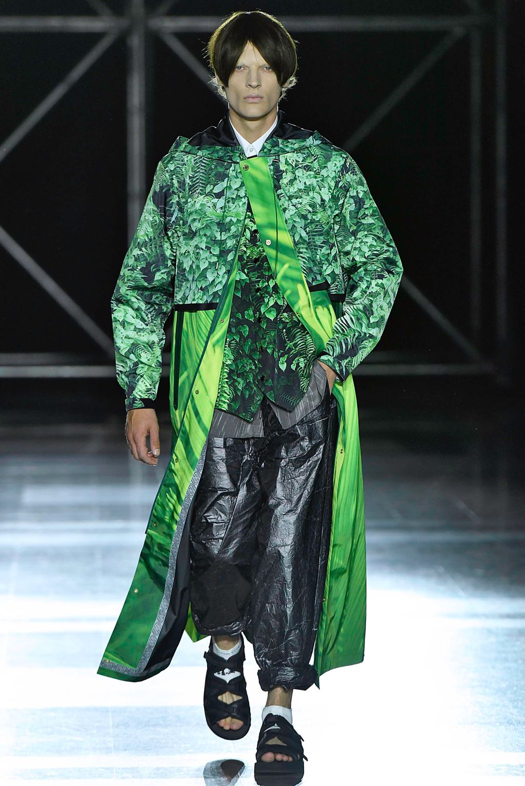 Fashion Week Paris Spring/Summer 2020 look 4 from the Fumito Gandryu collection menswear
