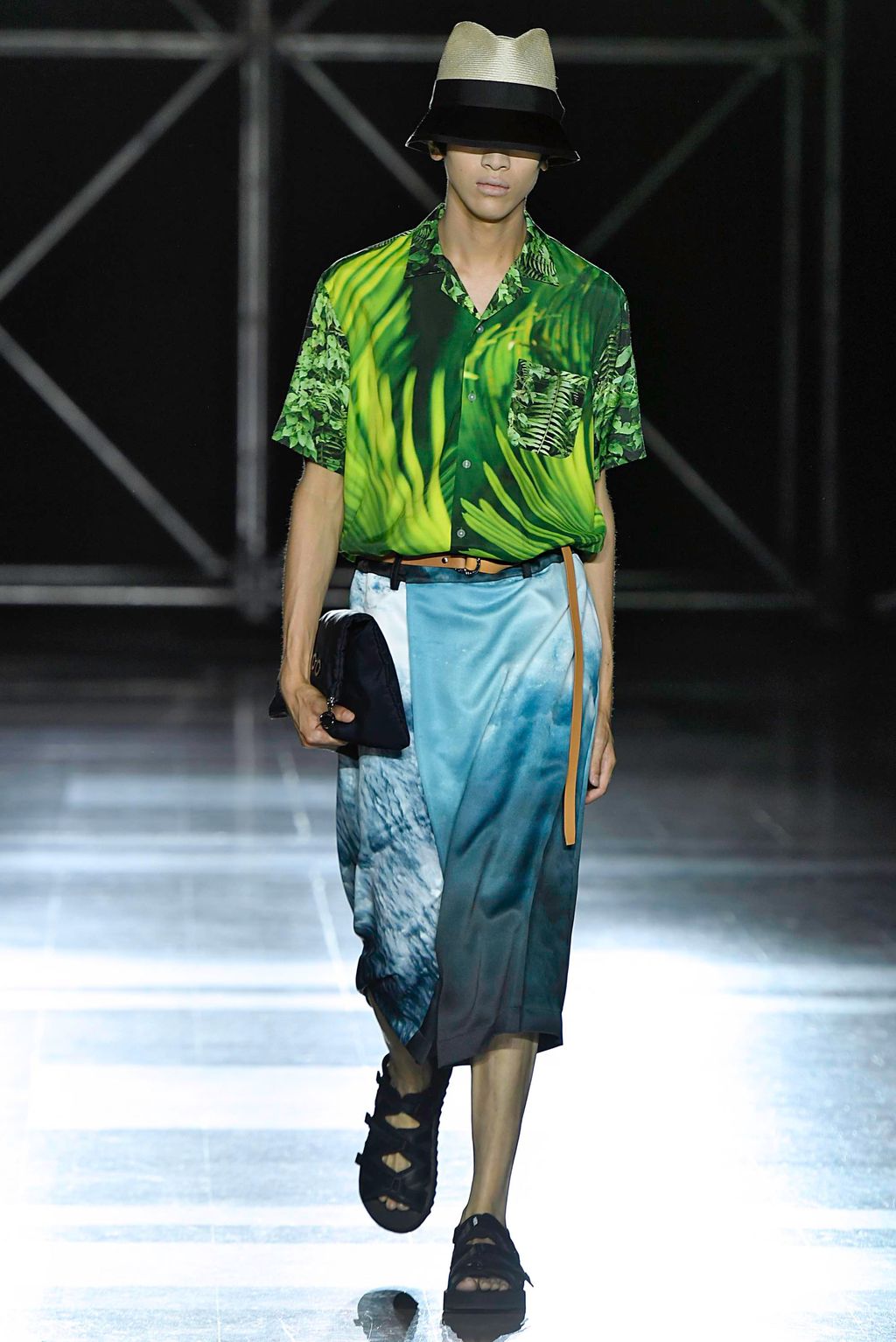 Fashion Week Paris Spring/Summer 2020 look 11 from the Fumito Gandryu collection menswear