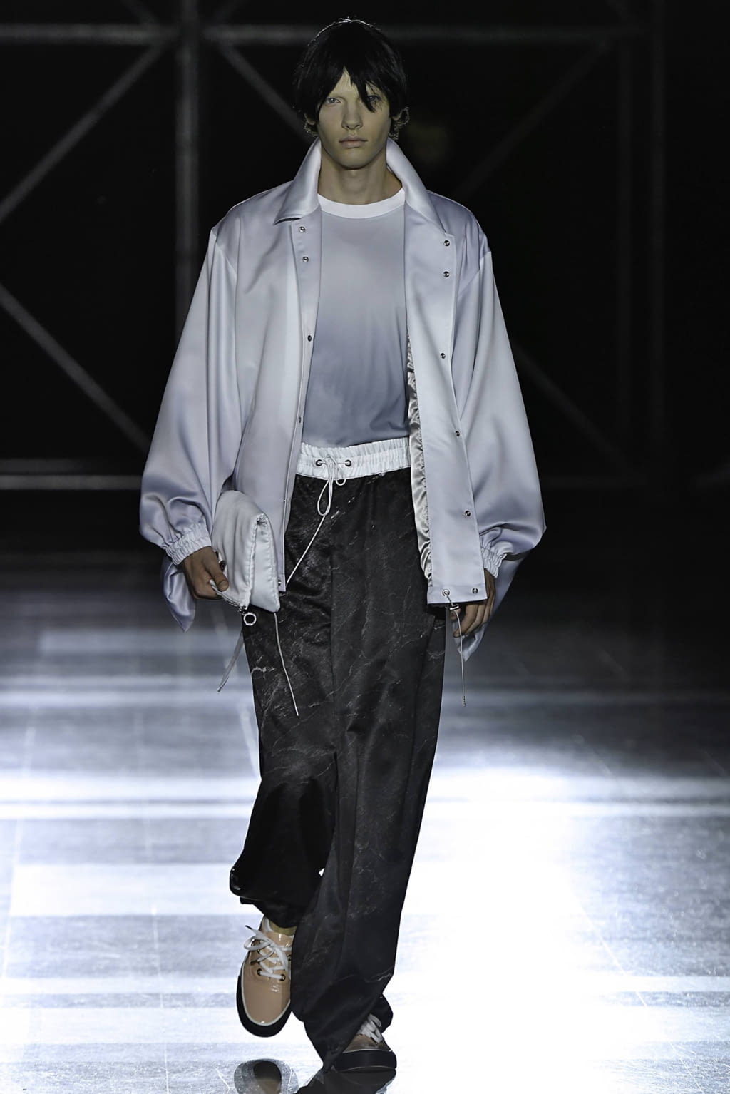 Fashion Week Paris Spring/Summer 2020 look 12 de la collection Fumito Gandryu menswear