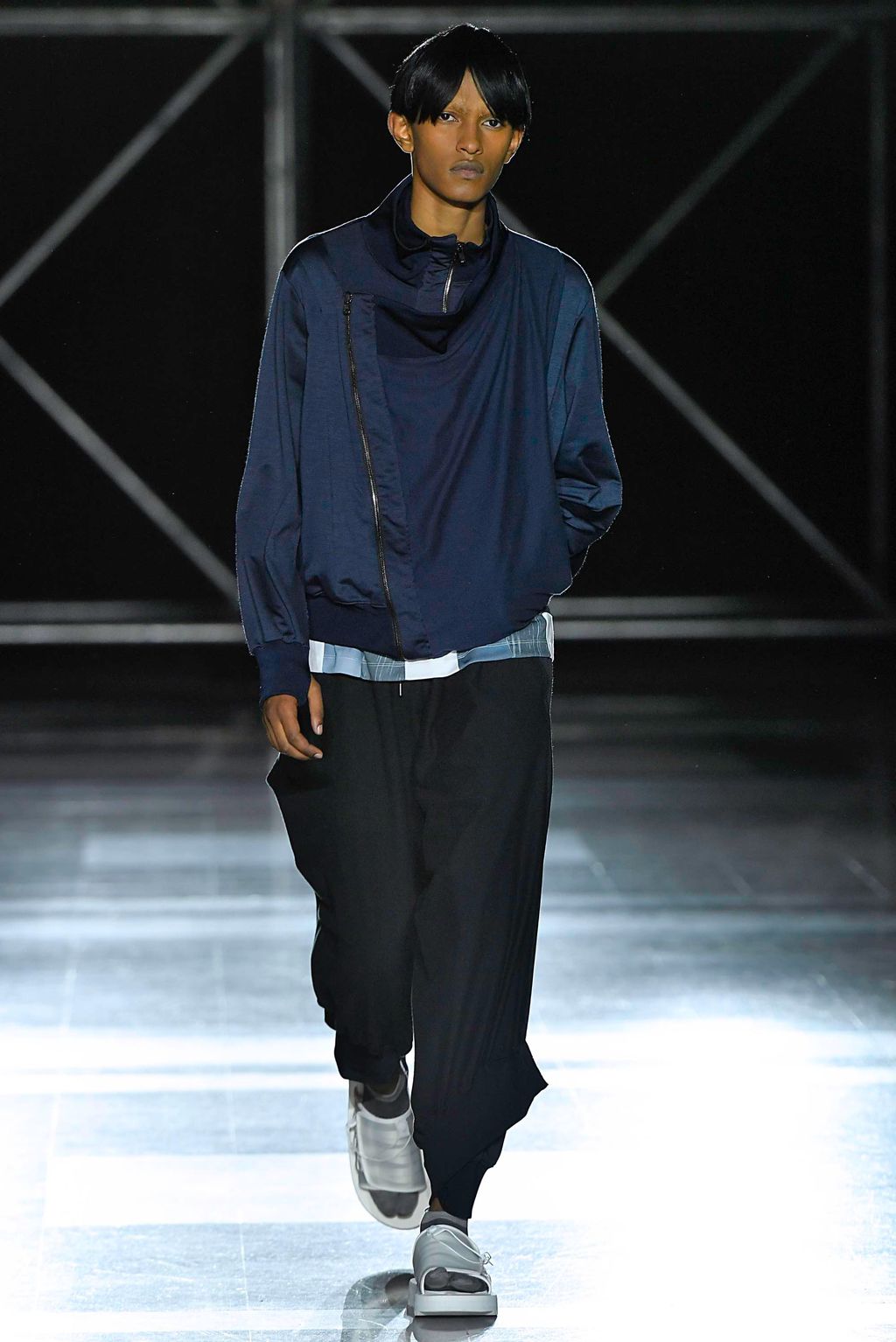 Fashion Week Paris Spring/Summer 2020 look 16 from the Fumito Gandryu collection menswear