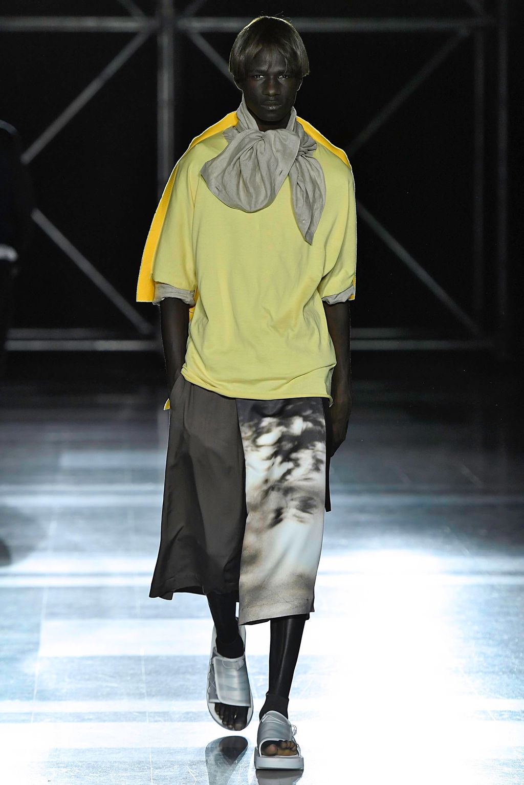 Fashion Week Paris Spring/Summer 2020 look 17 from the Fumito Gandryu collection menswear