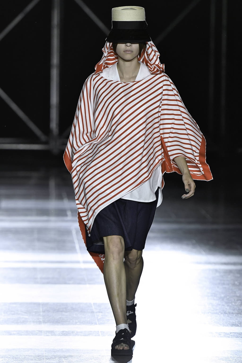 Fashion Week Paris Spring/Summer 2020 look 18 from the Fumito Gandryu collection menswear