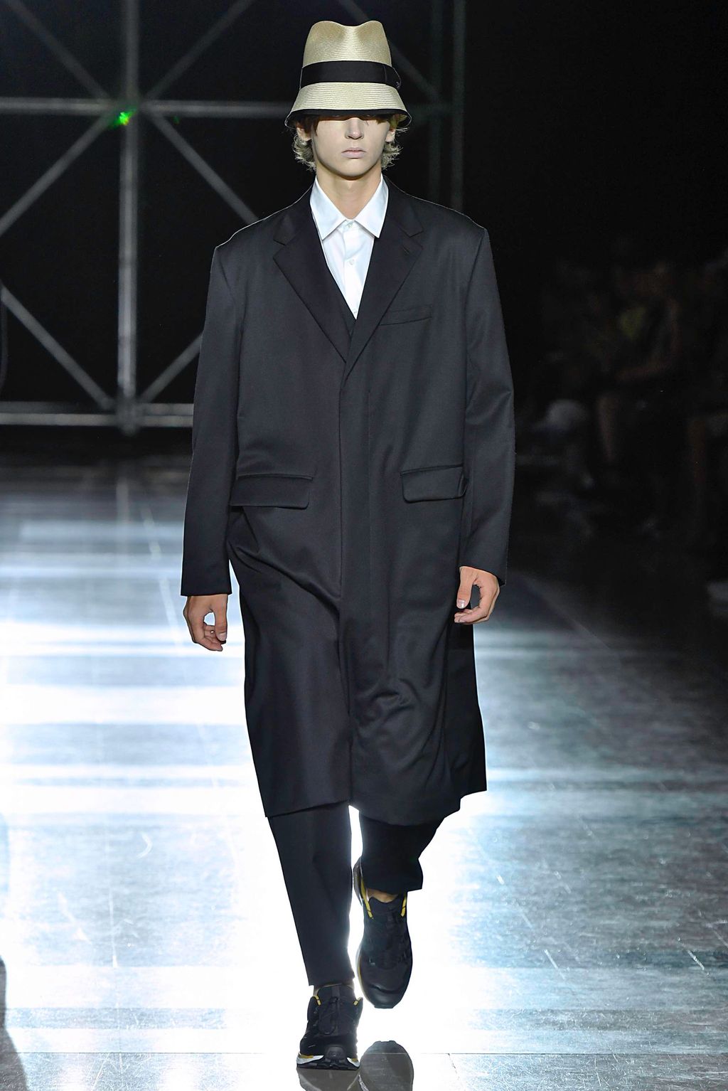 Fashion Week Paris Spring/Summer 2020 look 36 from the Fumito Gandryu collection menswear