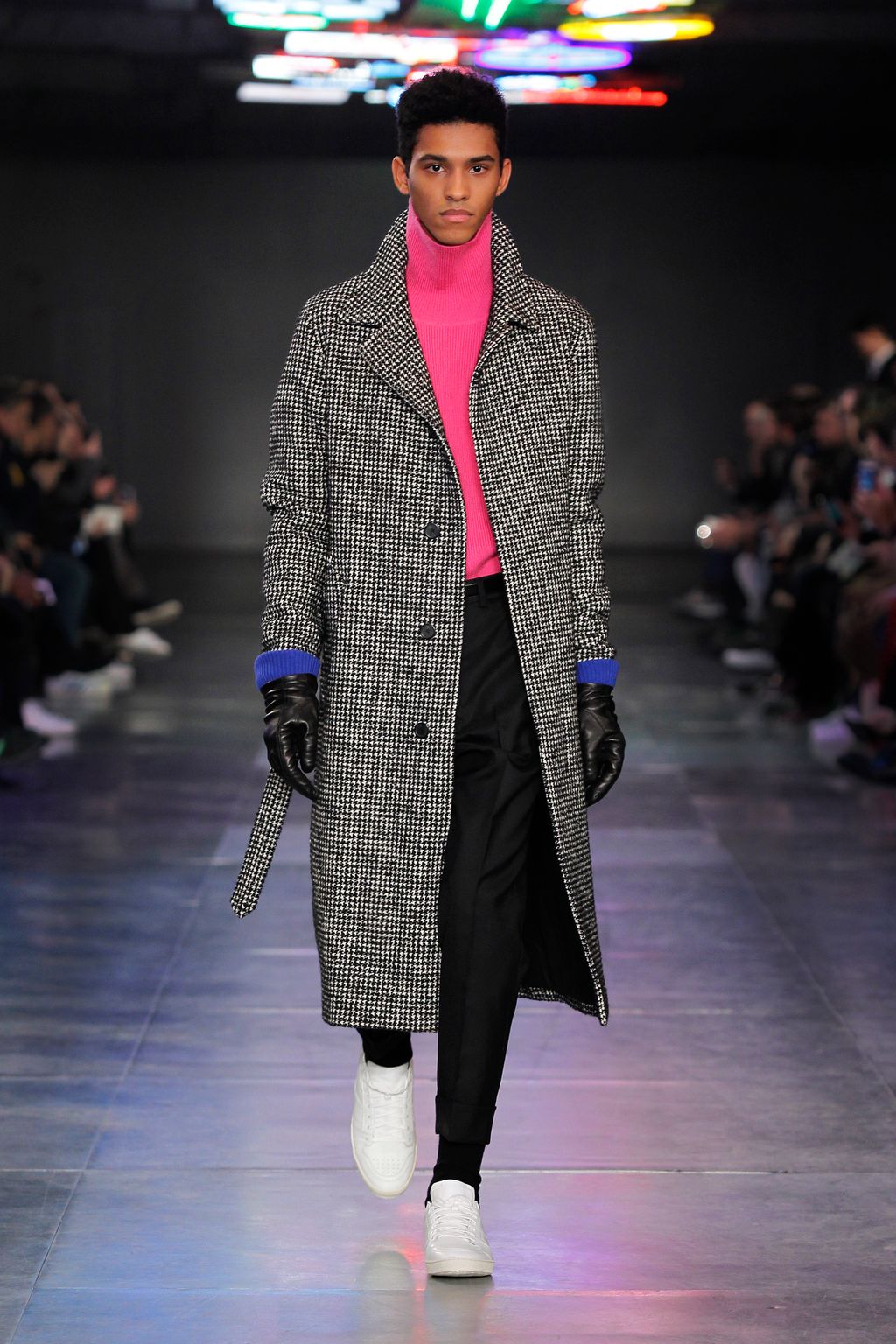 Fashion Week Paris Fall/Winter 2017 look 6 de la collection Ami menswear