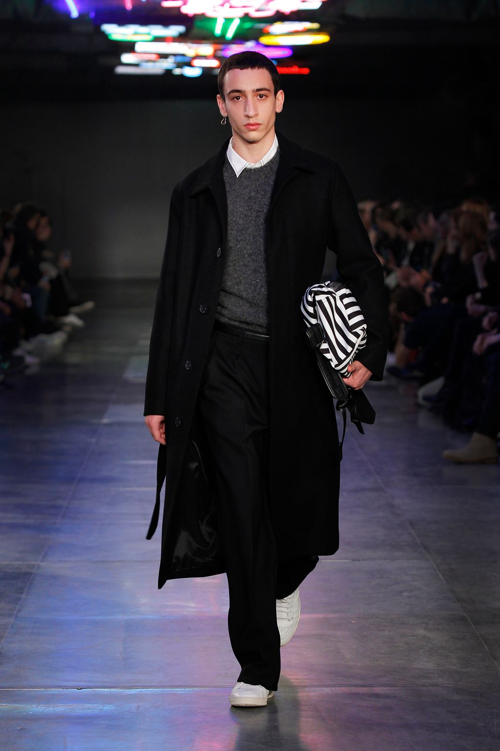 Fashion Week Paris Fall/Winter 2017 look 13 from the Ami collection 男装